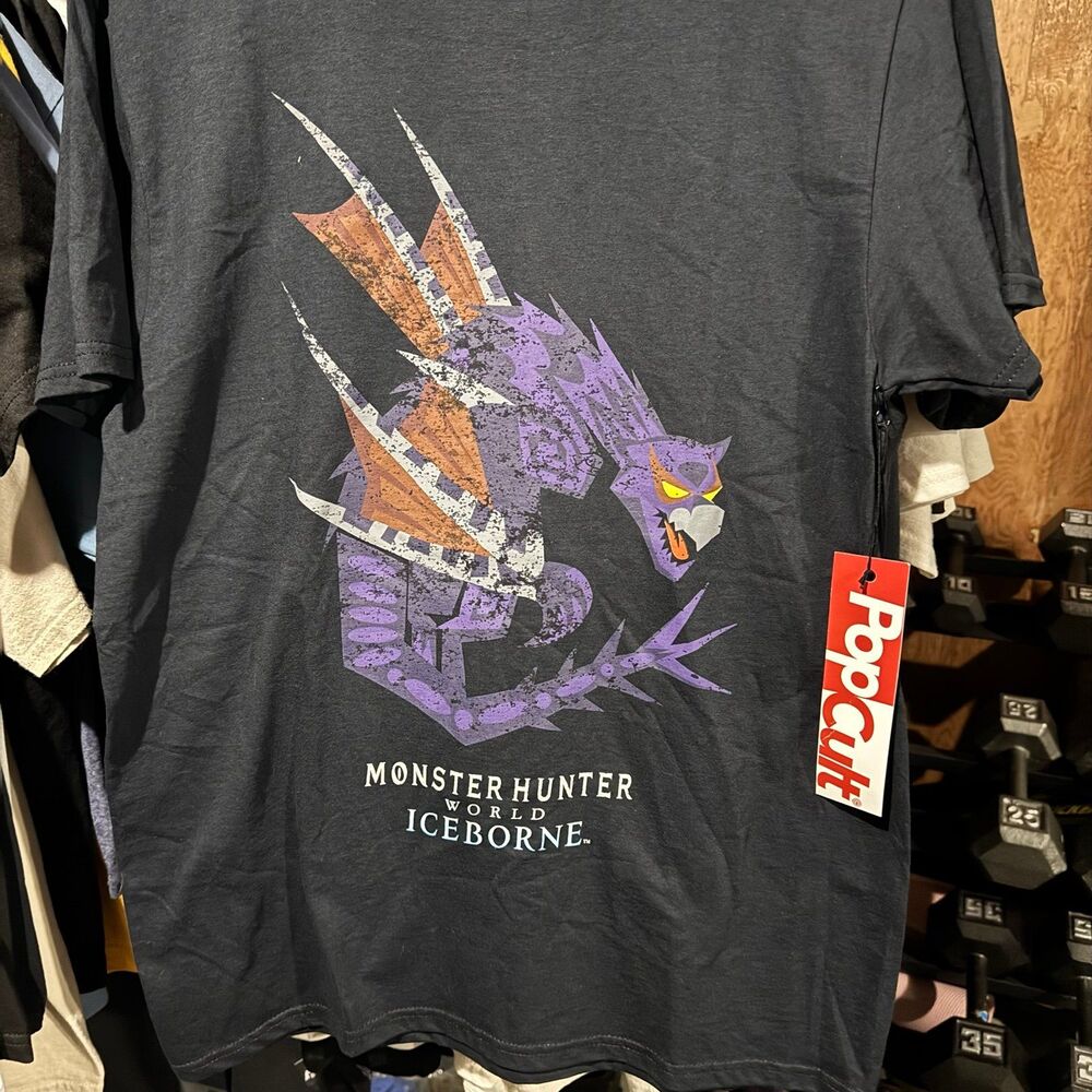 Monster Hunter World - Iceborne shirt NWT! Size Medium